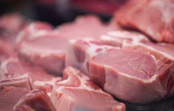 Под контролем Россельхознадзора первая в 2025 году партия свинины отправлена из Томска в Гонконг