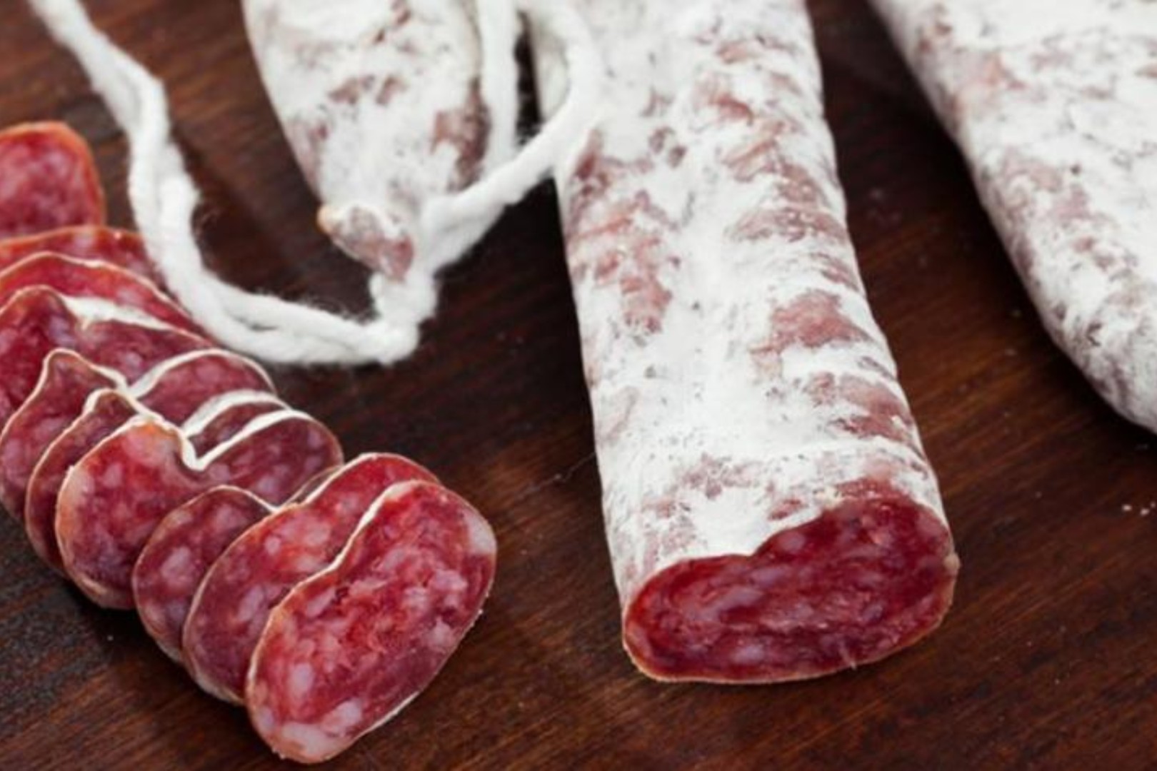 Китайская свинина пошла на колбасу