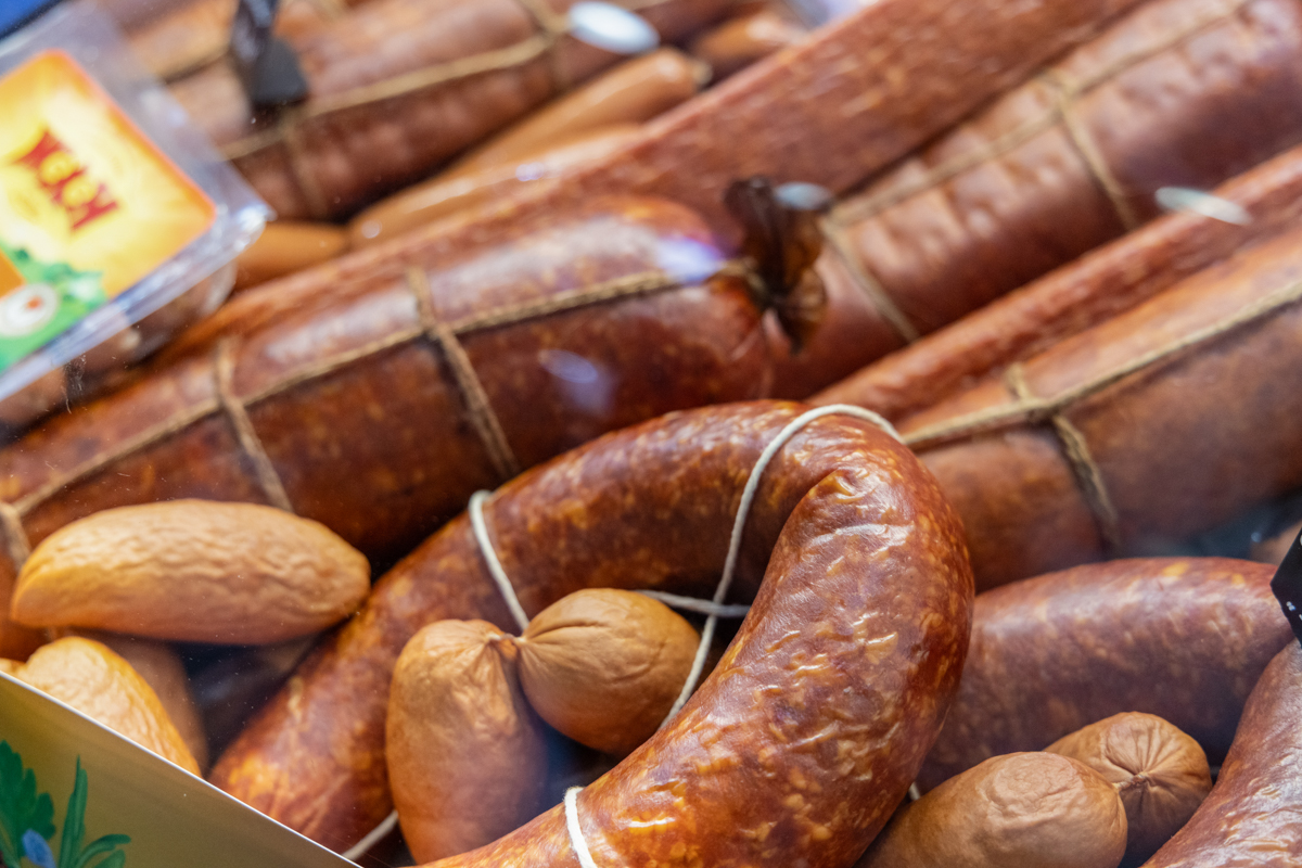 В колбасе из магазина «Маяк» в Тюмени найдена запрещенная добавка