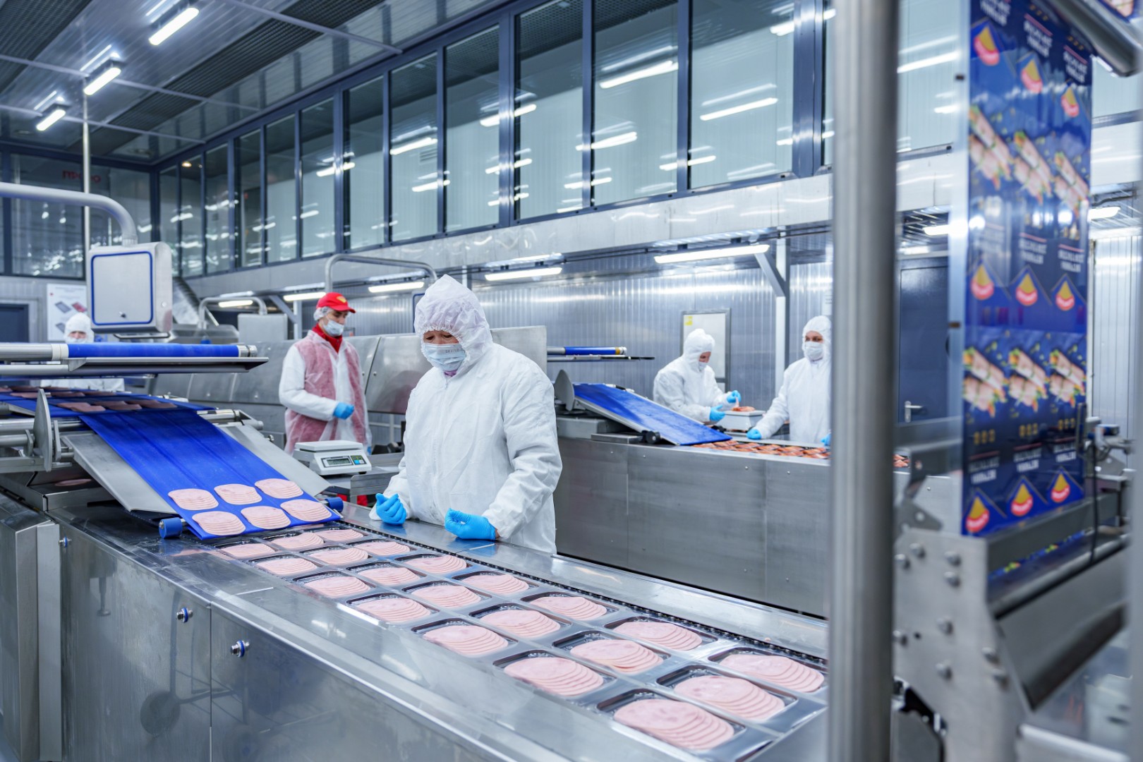 Клинский мясокомбинат увеличил продажи мясной нарезки на 30% в 2025 году благодаря модернизации производства