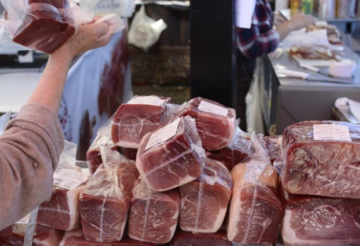 Калининградские фермеры вынуждены продавать мясо ниже себестоимости