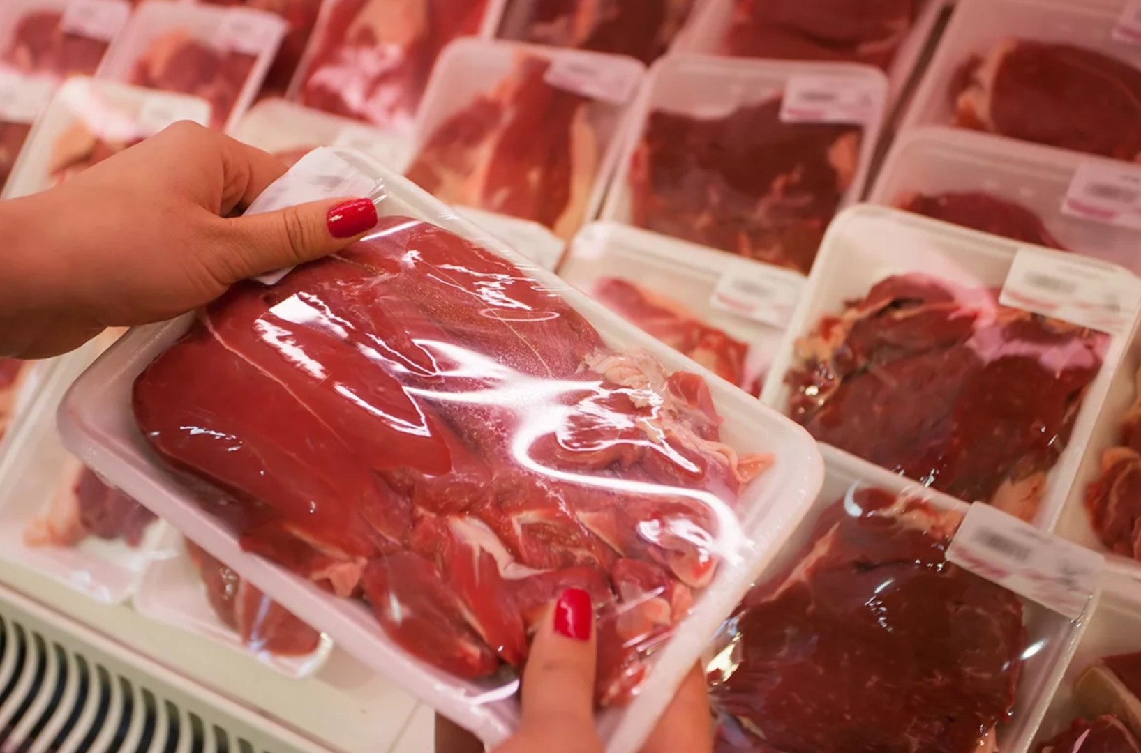 Спрос на сырое мясо в России вырос на 3,4%
