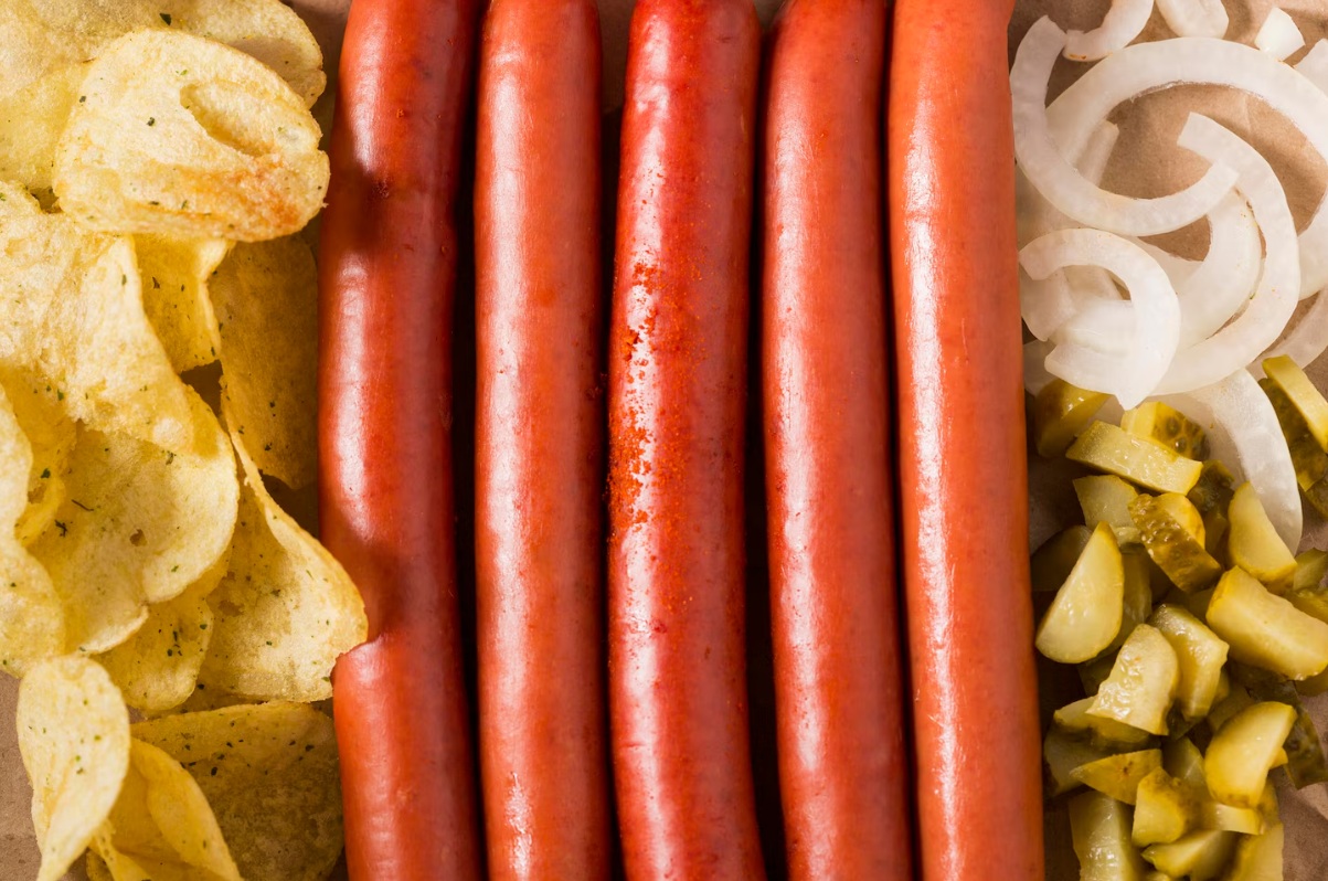 В Нижегородской лаборатории ФГБУ «ВНИИЗЖ» выявлены ДНК курицы и свиньи в говяжьих сосисках